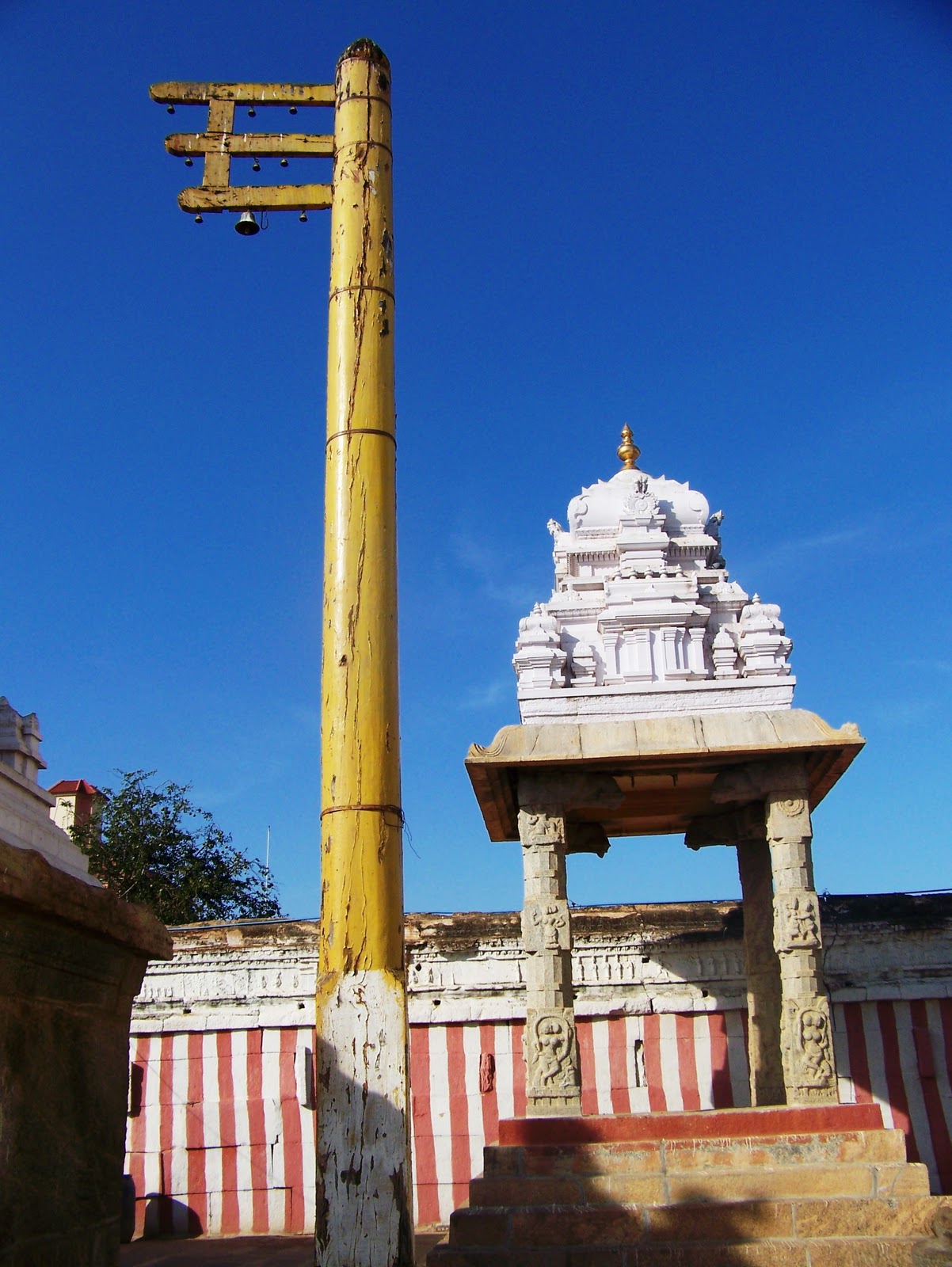 Alambagiri Venkateshwara temple (1)