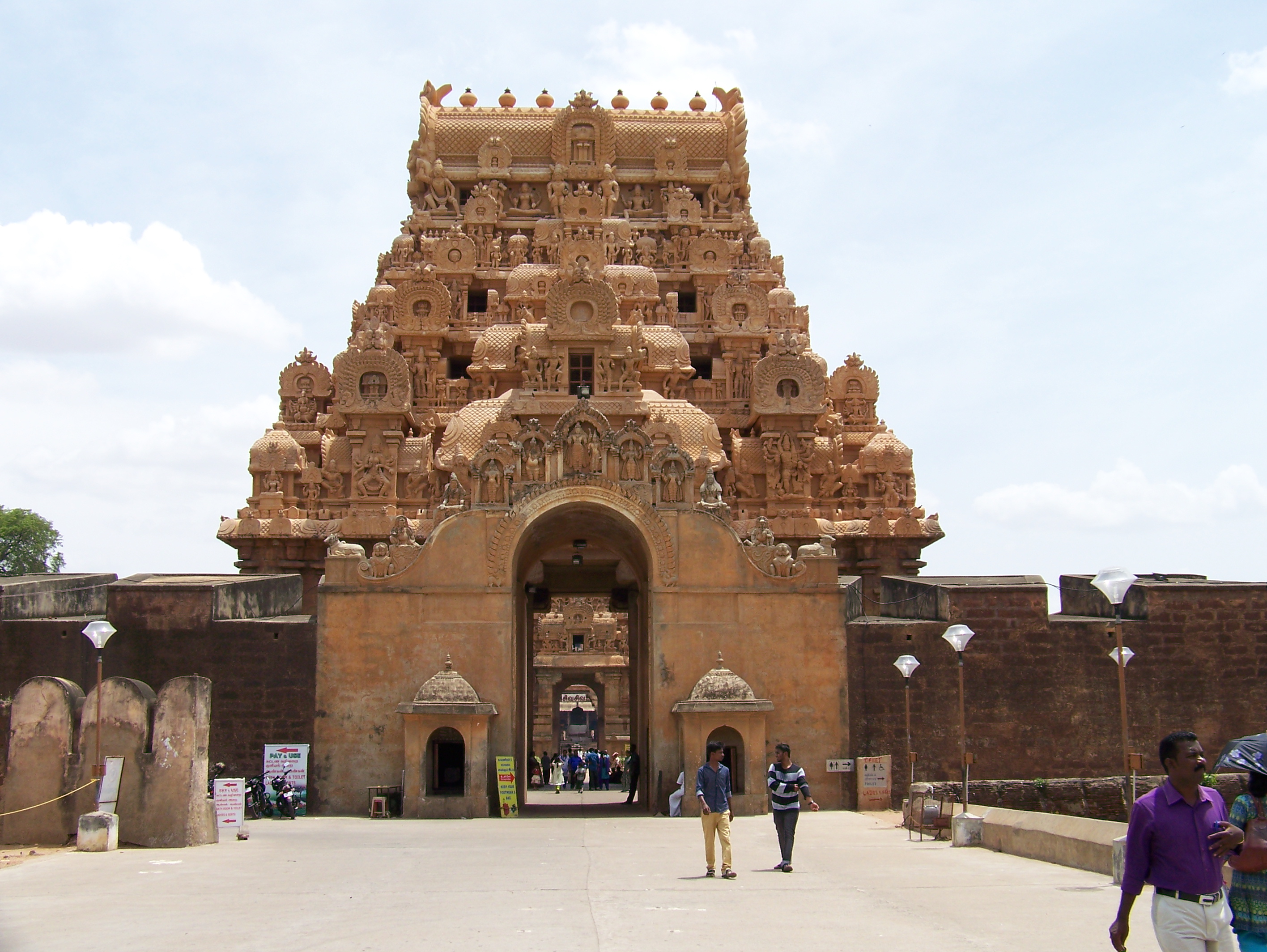 The entrance at the Brihadeesvaran temple 