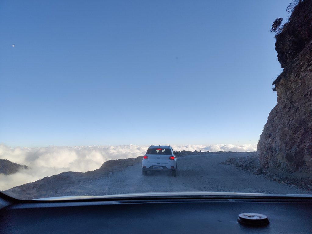 The drive through Nathang valley