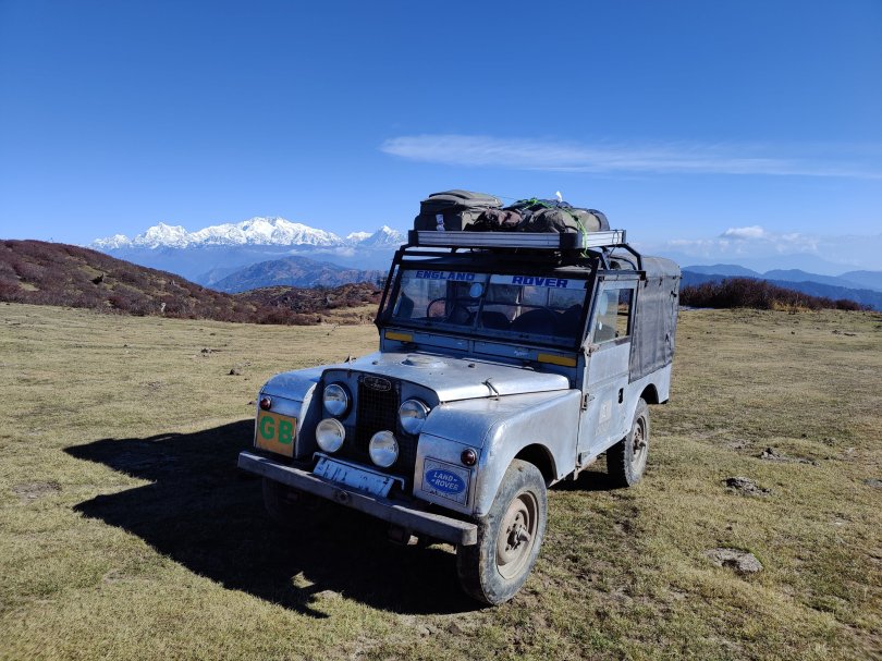 Land rover Defender and 'Sleeping Buddha' at Sandakphu